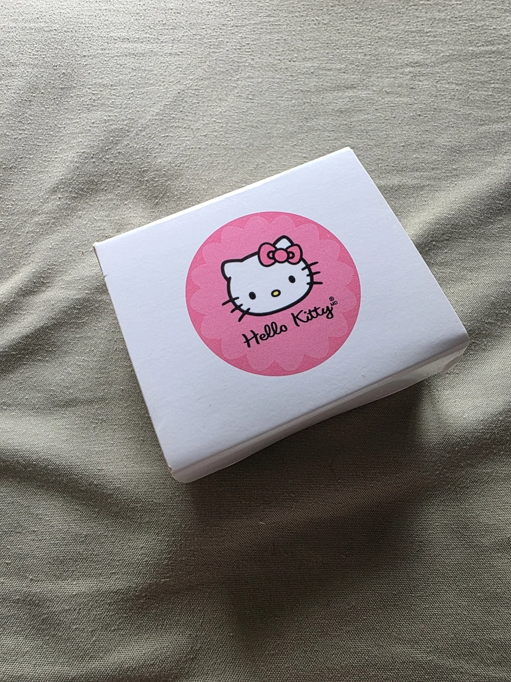 🤍 Hello Kitty Bloom Ring - Picture 4 of 8